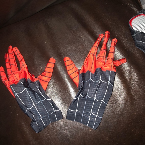 Spider-Man Into the Spider-Verse Miles Morales Mask And Gloves. - Picture 2 of 5